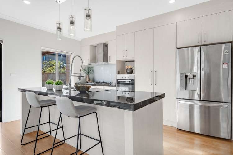 53 Castlebane Drive Flat Bush_10