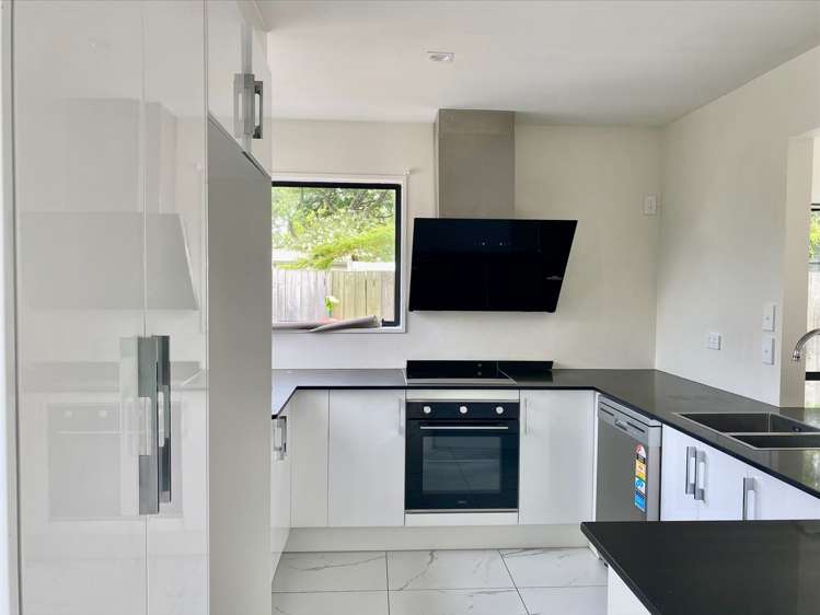 2/4 Betwin Avenue Sockburn_7