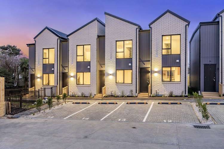 14/7 Broadview Place Howick_9