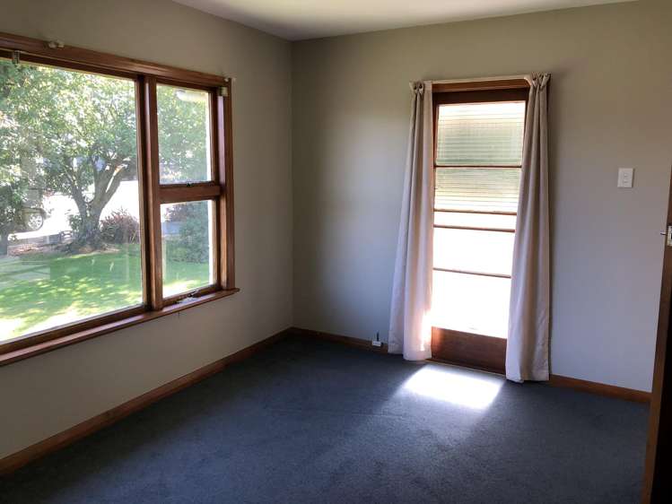 6 Pages Road Allenton_10