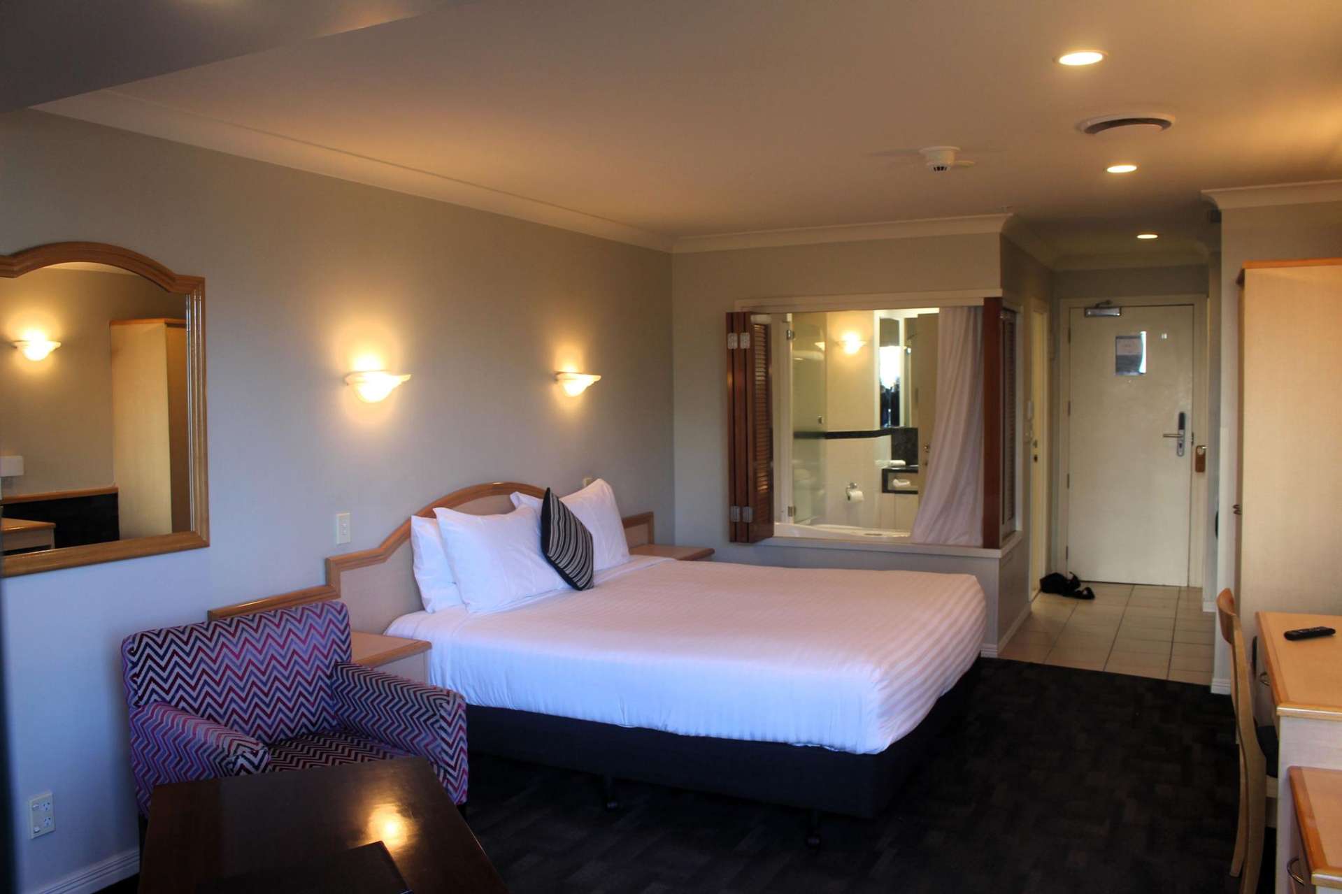 2N/100 Greys Avenue Auckland Central_0