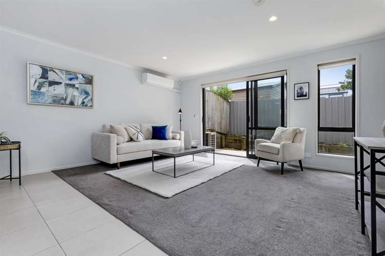 8 Akeake Lane Manurewa_4