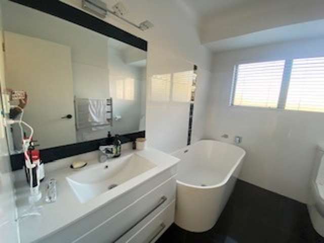 105 Northleigh Place 11385_3