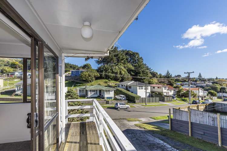 48 Cardiff Crescent Cannons Creek_13