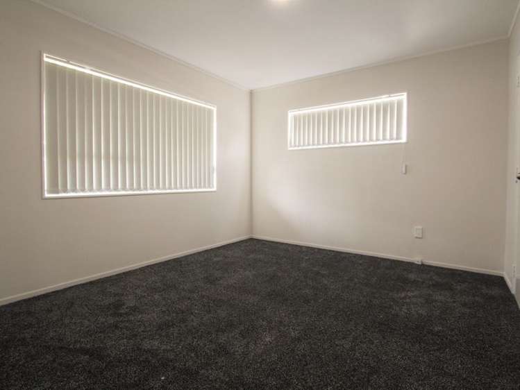 1/2 Kennington Drive Clendon Park_5