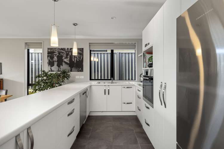 2 Sable Lane Pyes Pa_3