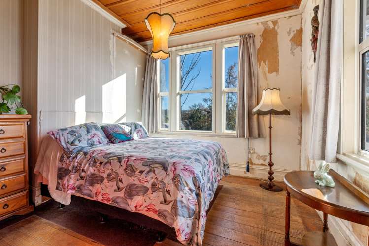 36 Pensher Street and 18 Ashburn Street Lawrence_41