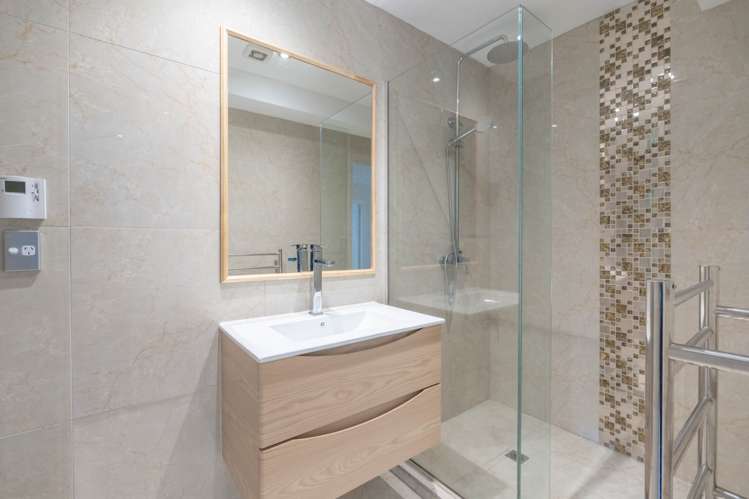 17 Limmer Place Browns Bay_16