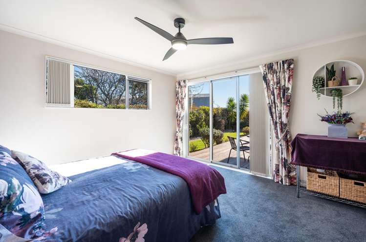 8 Gershwin Grove Stoke_10