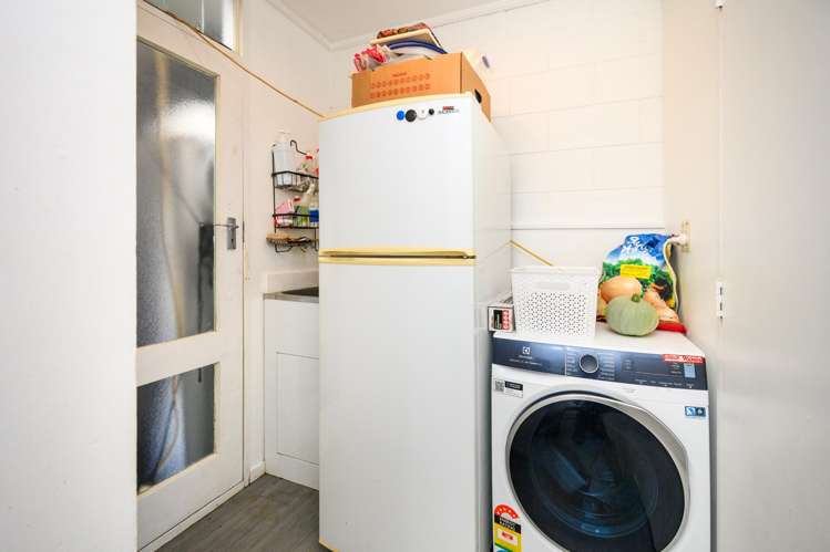 7 Westmere Place Takaro_11