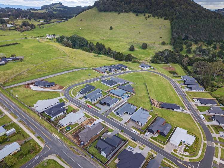 Rock Ridge Drive Kamo West_1