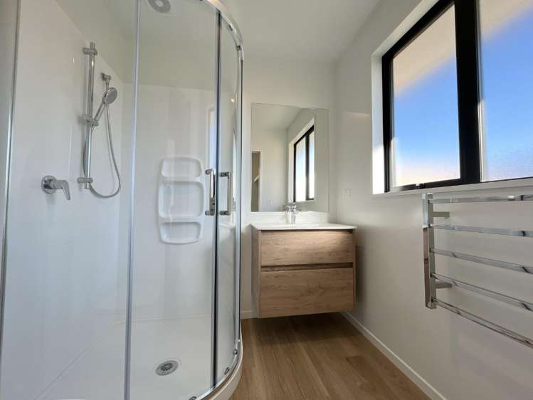 15 Silvergrass Way 11103_15