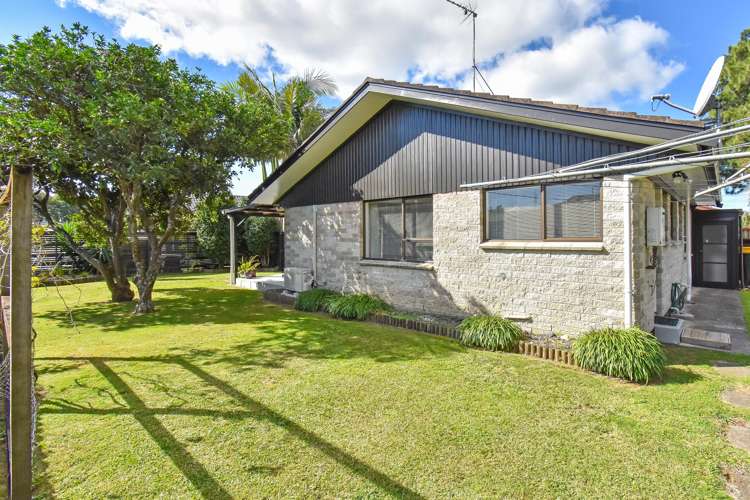 2/11 Beaumaris Way Conifer Grove_3