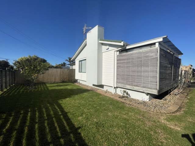 Private & Peaceful Living in the Heart of Ellerslie