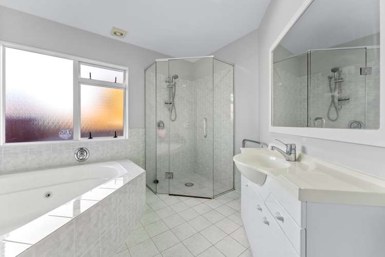 33 Gulf Crest Bucklands Beach_21