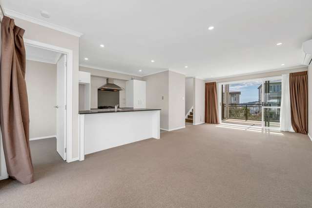Freehold Freestanding Solid Stunning