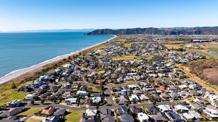 6 The Glebe Coastlands_37