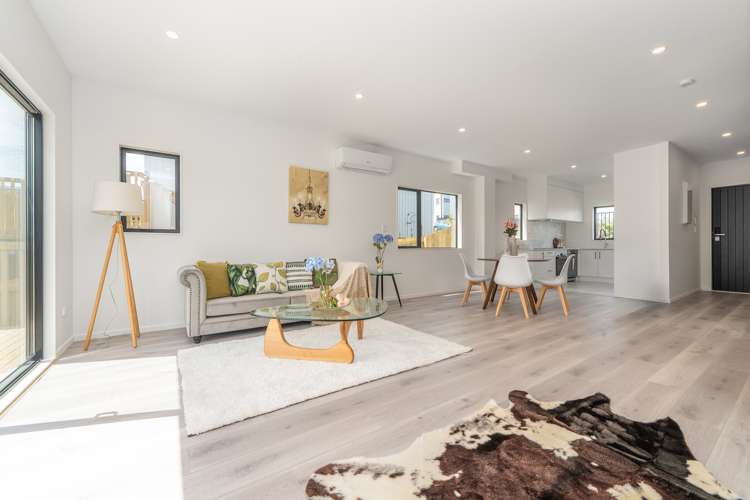 47b Crestview Rise Papakura_1