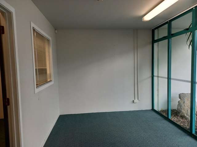 9c Airborne Road Albany_4