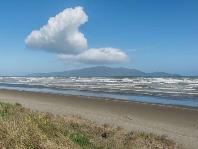 11 Tutere Street Waikanae Beach_1