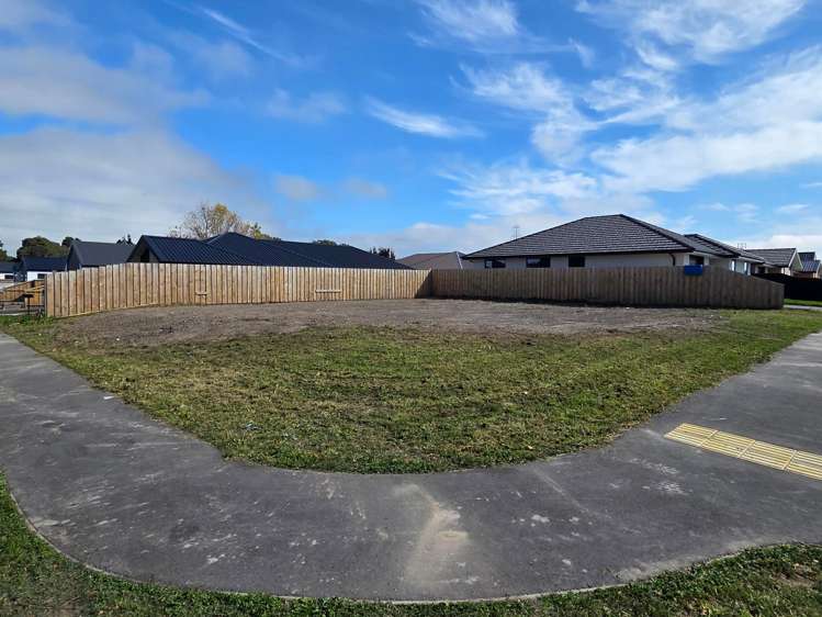 74 Sholto Duncan Crescent_2