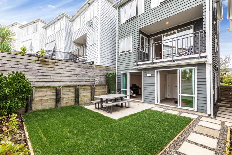 6 Fernly Rise Flat Bush_17