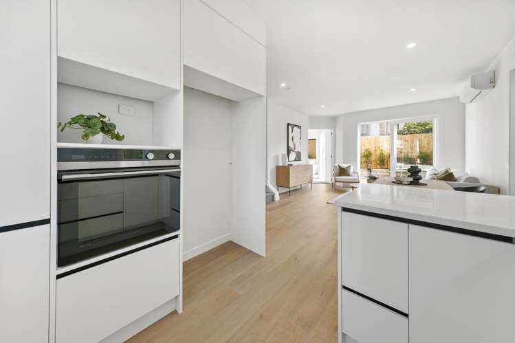 4c Towra Place Botany Downs_10