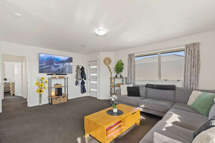 15a Vining Crescent Stoke_2