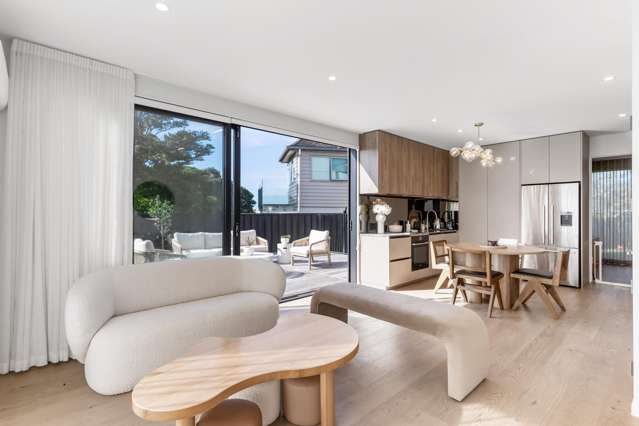 Stylish Freehold Townhouse in Remuera