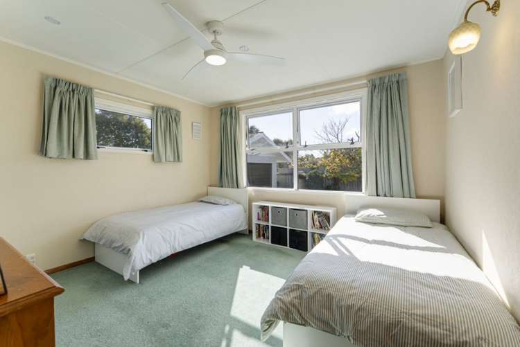 22 Tennyson Crescent Stoke_14
