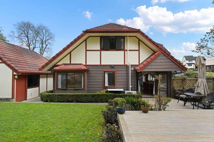 29 Perindale Drive Chartwell_1
