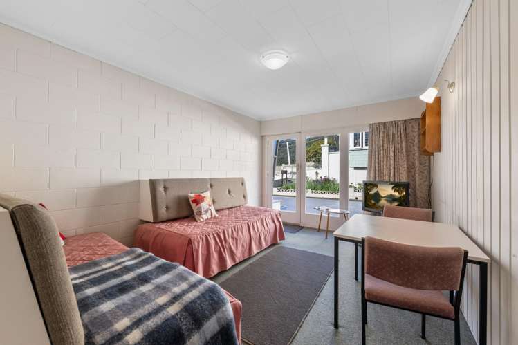 26-28 Waikawa Road Picton_18