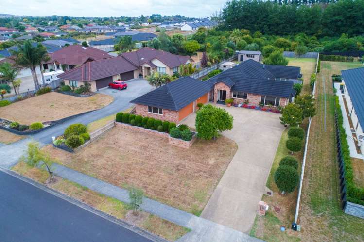 53 Lough Bourne Drive Pukekohe_24