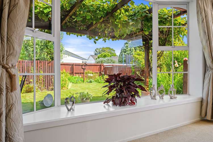 2/203 Main North Road Redwood_5