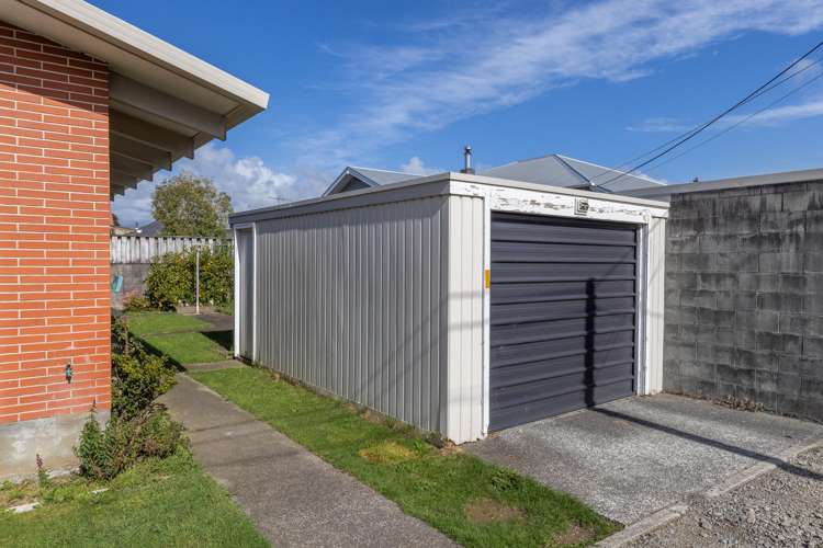 556 Queen Street East Levin_17