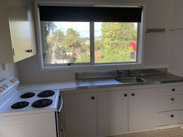 27A Resthill Crescent Glenview_2