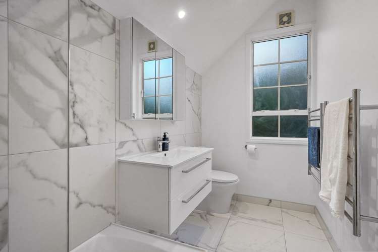2/48 Seaton Road Murrays Bay_13