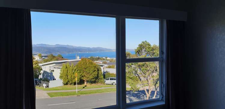 231 Dowse Drive Maungaraki_12