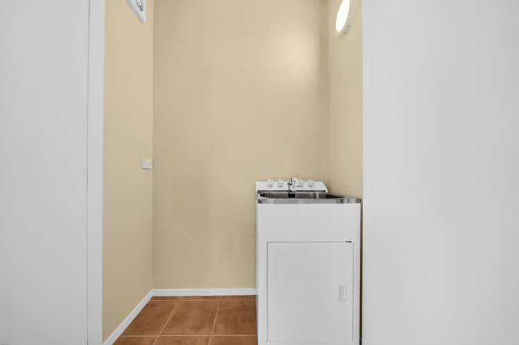 11 Kirikiri Lane East Tamaki_11