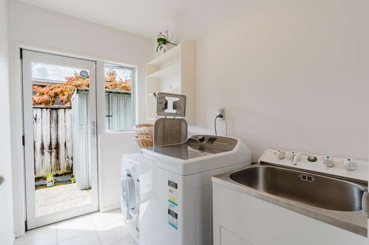 92 St James Drive Huntington_16