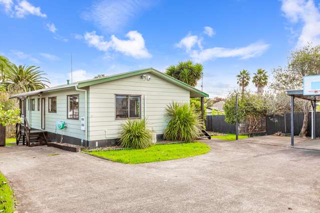 2/91a Beach Road Te Atatu Peninsula_1