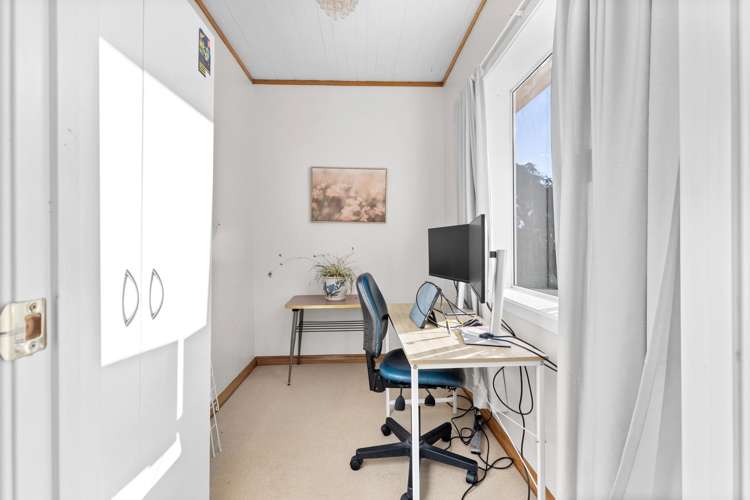 79 Savage Crescent West End_21