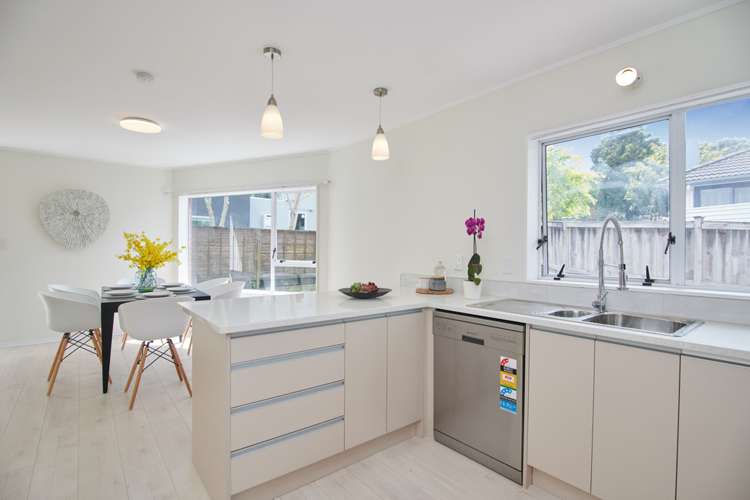2/154 East Coast Road Forrest Hill_7