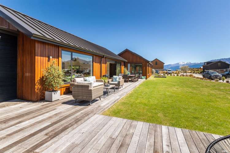 8 Hovingham Court Jacks Point_17