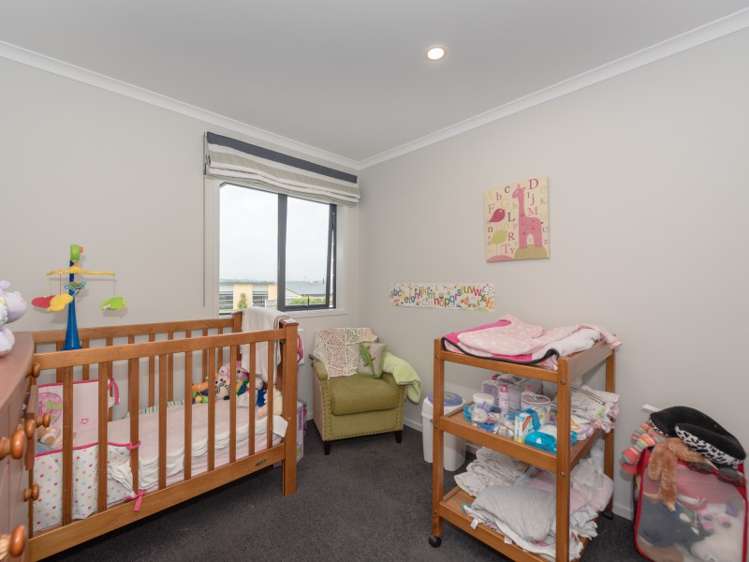 8 Ella Place Grandview Heights_11