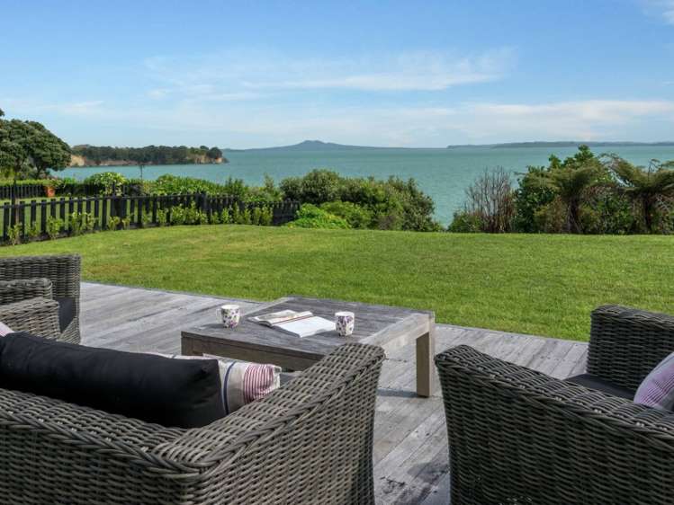 3 Hawke Crescent Beachlands_3