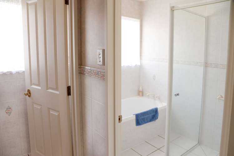 2 Flora Place Wattle Downs_13