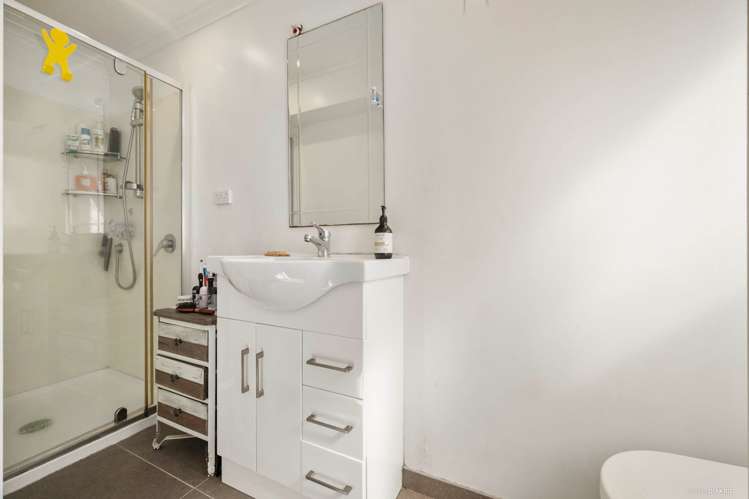 2/1 Mulberry Place Glenfield_12