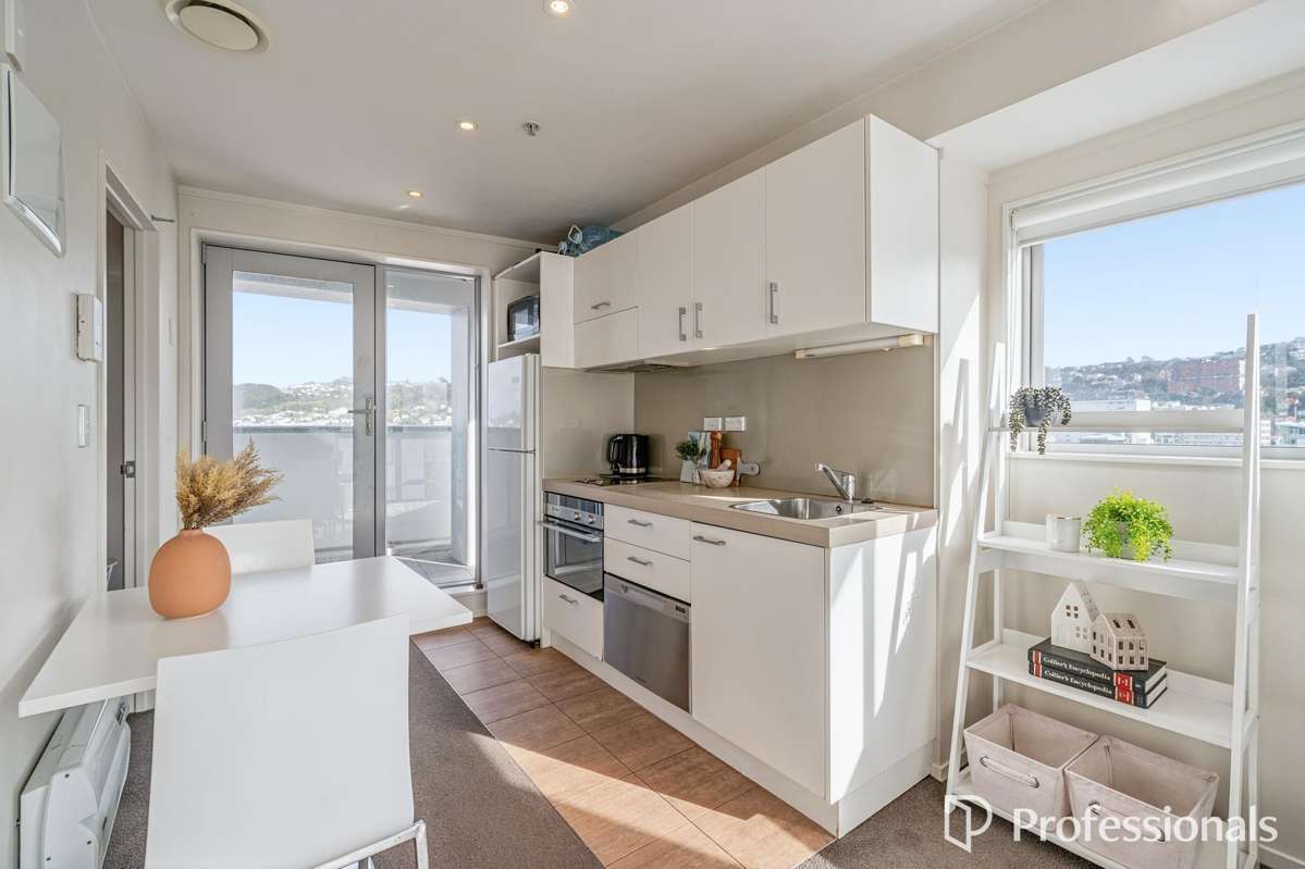 1215/74 Taranaki Street_1
