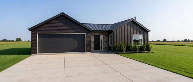 Lifestyle Dream with Lake Views